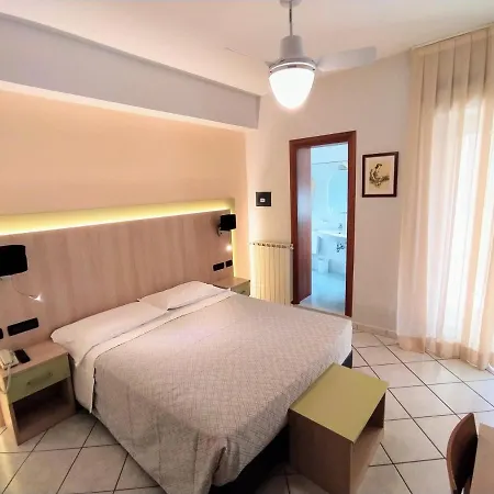 Hotel Monica 3*