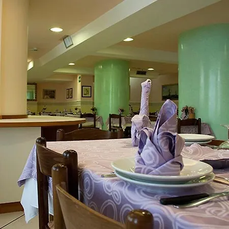 Monica Hotel 3*