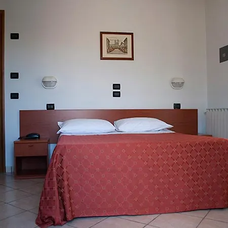 Hotel Monica
