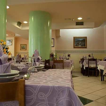 Monica Hotel