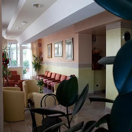 Monica Hotel
